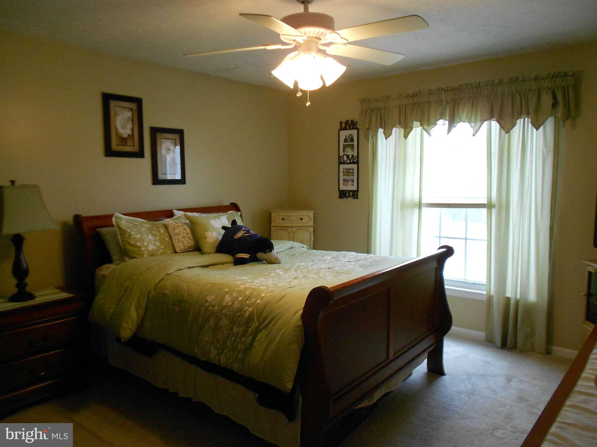 713 Deering Road, Unit 5J Pasadena, MD 21122 - Photo 12 of 26 Bedroom (Master)