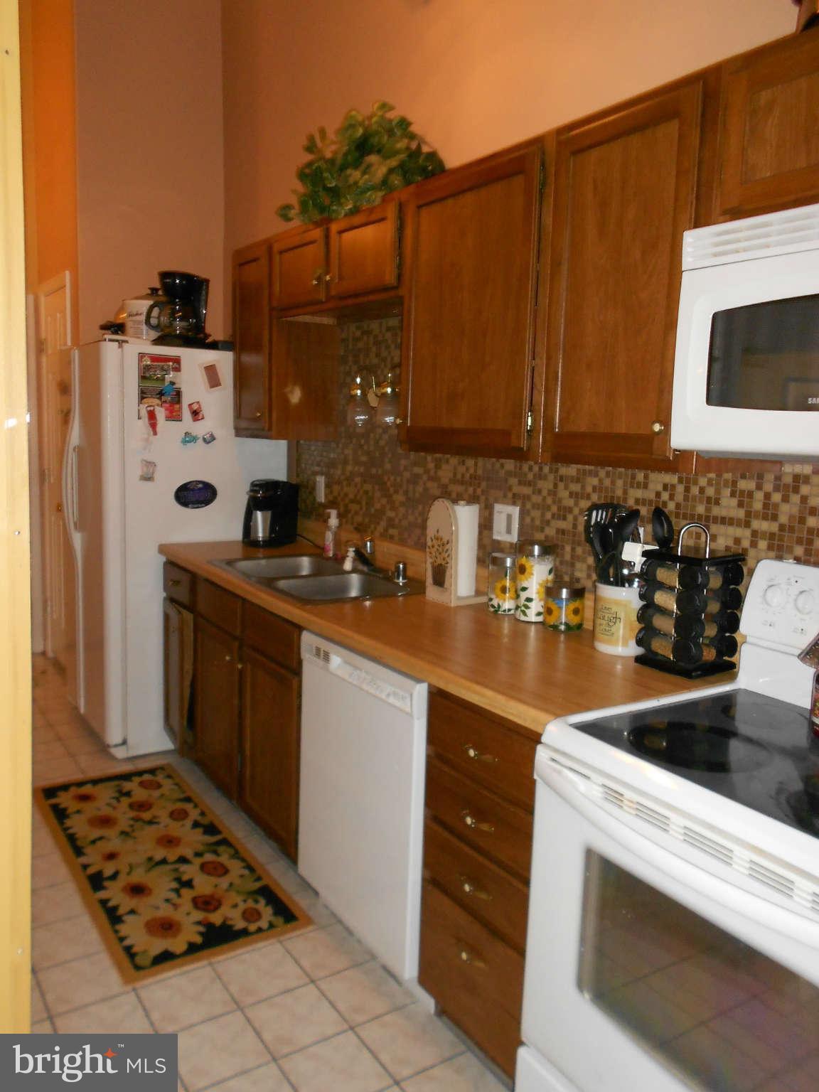 713 Deering Road, Unit 5J Pasadena, MD 21122 - Photo 7 of 26 Kitchen