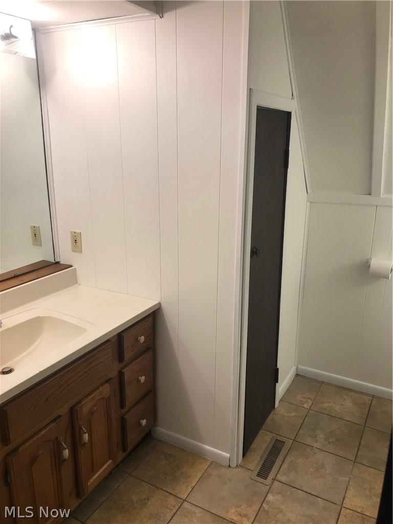 1619 Snyder Road Willard, OH 44890 - Photo 13 of 22 Gallery Image 13