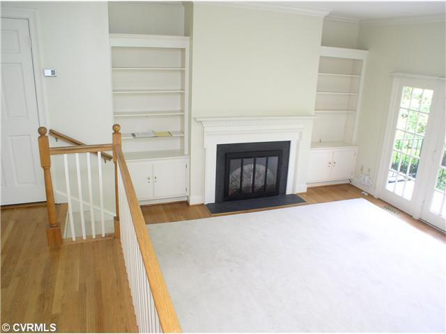 300 North Ridge Road, Unit 16 Henrico, VA 23229 - Photo 4 of 10 Living Room