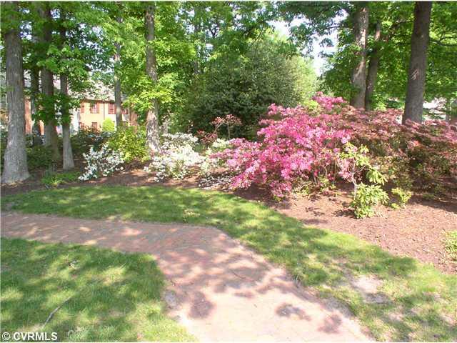 300 North Ridge Road, Unit 16 Henrico, VA 23229 - Photo 10 of 10 Yard/Garden