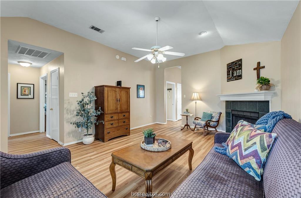 807 Azalea Court College Station, TX 77840 - Photo 4 of 23