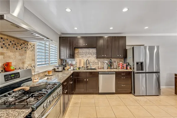 $899,900 | 13719 Gavina Avenue, Sylmar, CA 91342