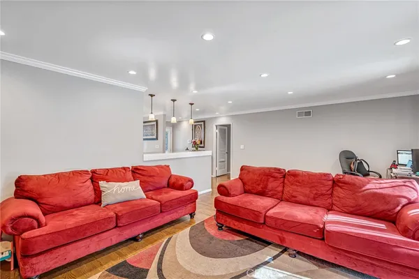$899,900 | 13719 Gavina Avenue, Sylmar, CA 91342