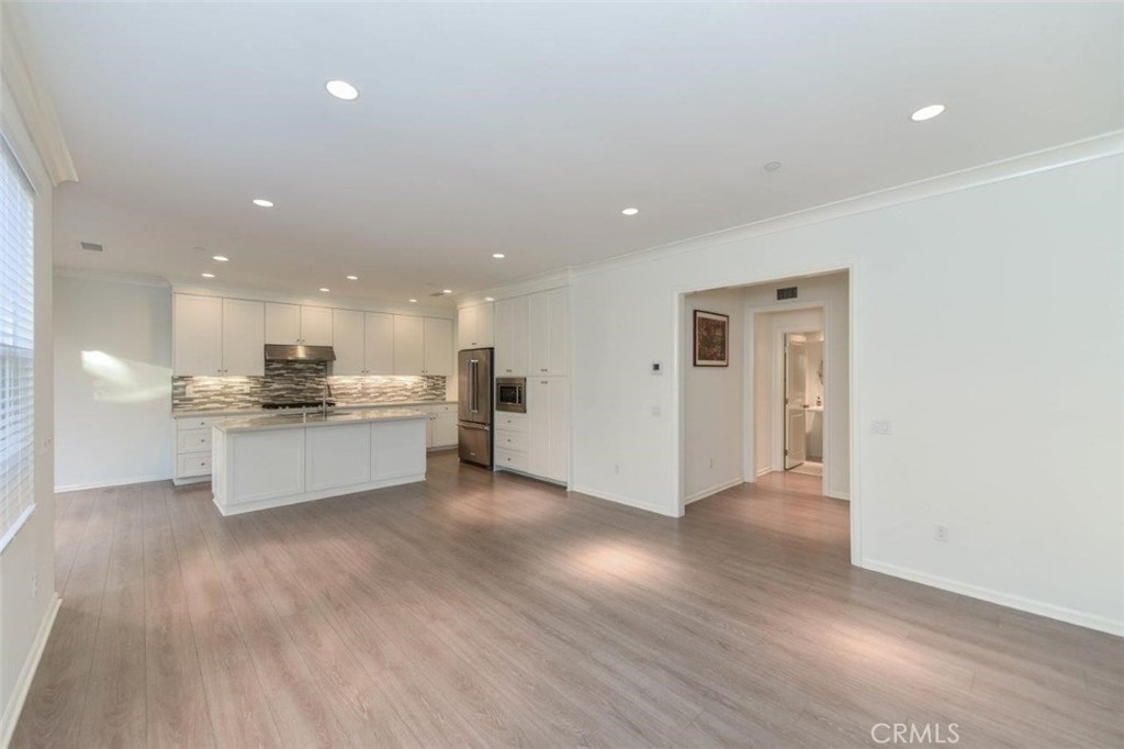229 Rodeo Irvine, CA 92602 - Photo 6 of 37