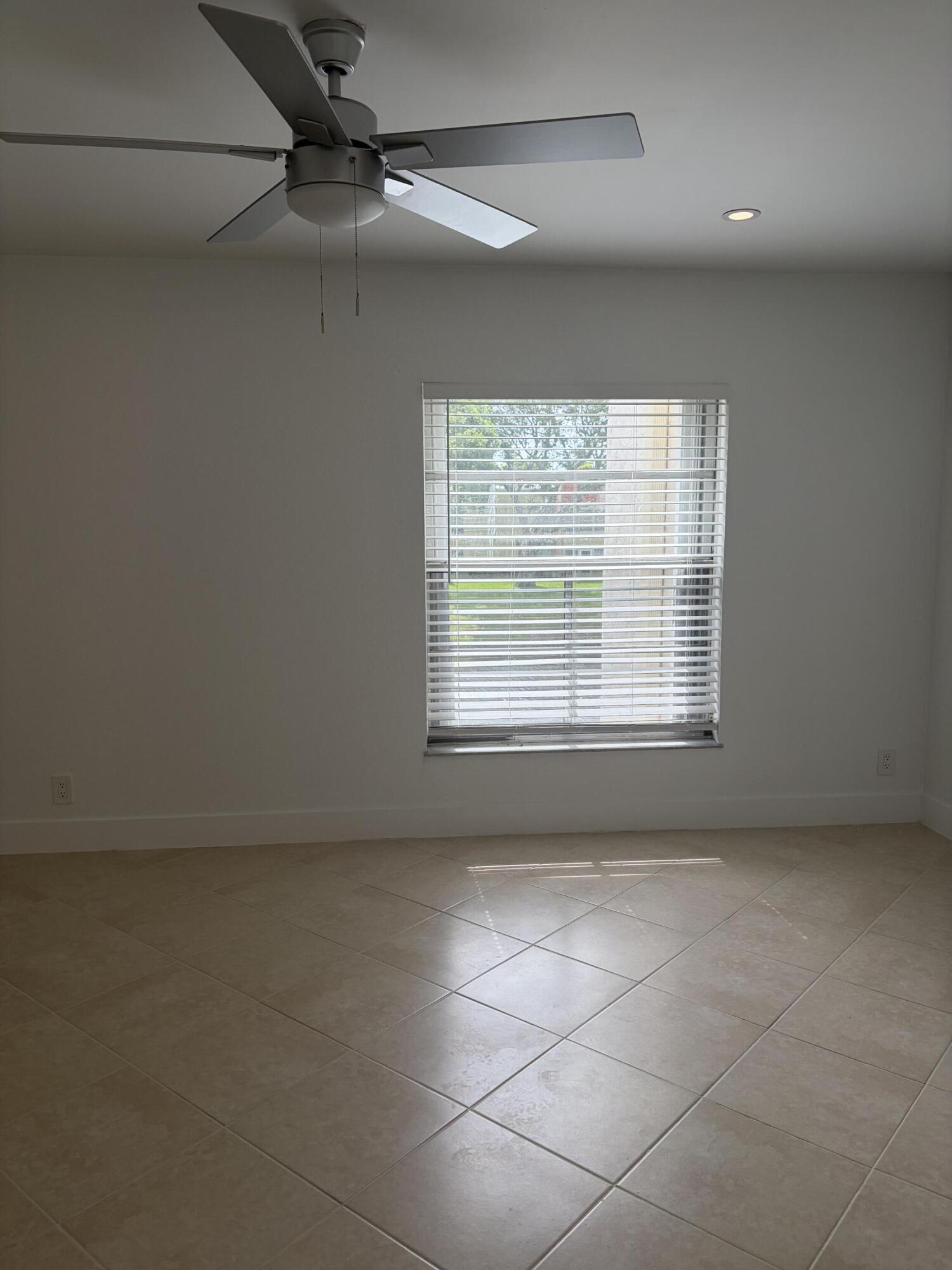 2900 Fiore Way Delray Beach, FL 33445 - Photo 9 of 37 IMG_1261