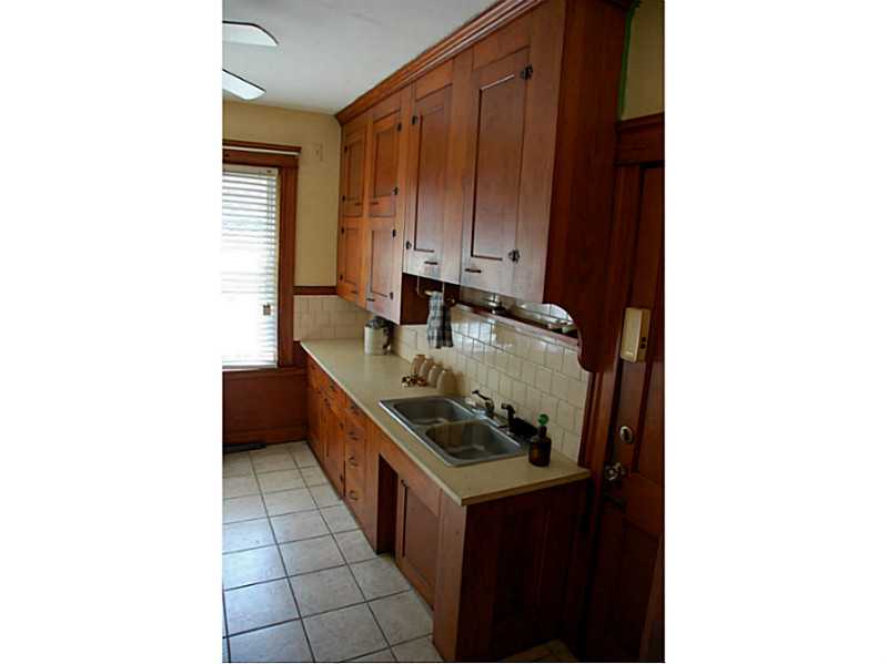 68 Gaskill Street Woonsocket, RI 02895 - Photo 6 of 17 Kitchen.
