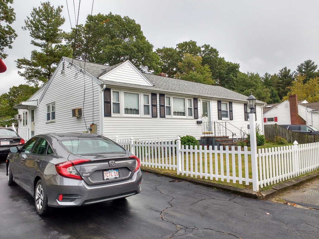 54 Rindone Street Holbrook, MA 02343 - Photo 3 of 28 Gallery Image 3
