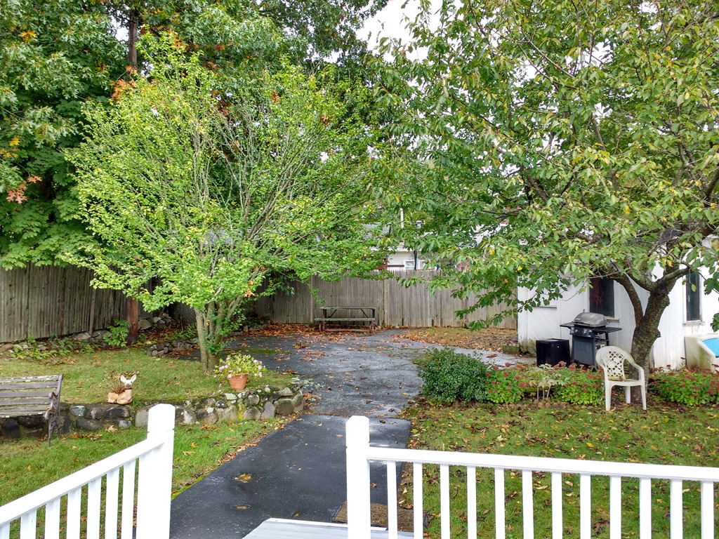 54 Rindone Street Holbrook, MA 02343 - Photo 6 of 28 Gallery Image 6