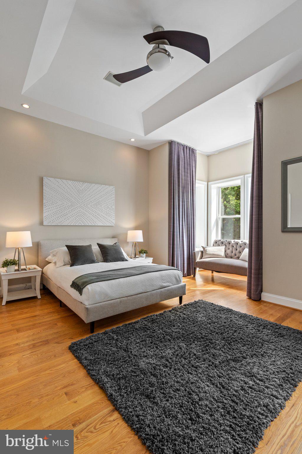 628 E Street Northeast Washington, DC 20002 - Photo 22 of 46 Tall ceilings