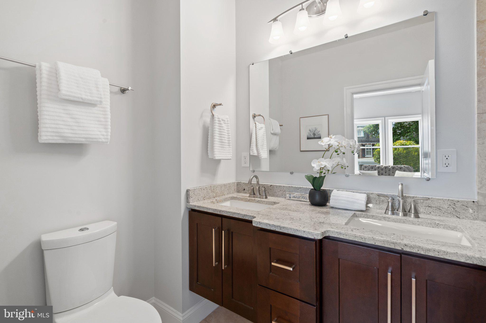 628 E Street Northeast Washington, DC 20002 - Photo 27 of 46 Dual floating vanity