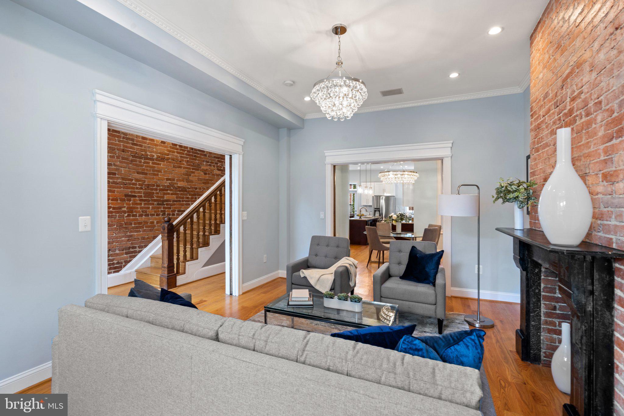 628 E Street Northeast Washington, DC 20002 - Photo 8 of 46 Or open flow!