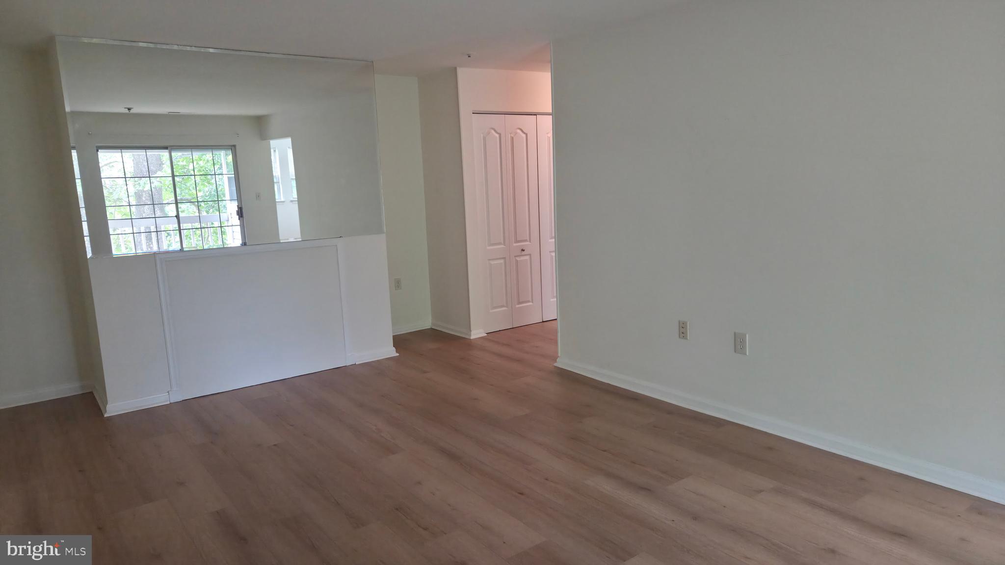 8387 Montgomery Run Road, Unit E Ellicott City, MD 21043 - Photo 5 of 25 living room