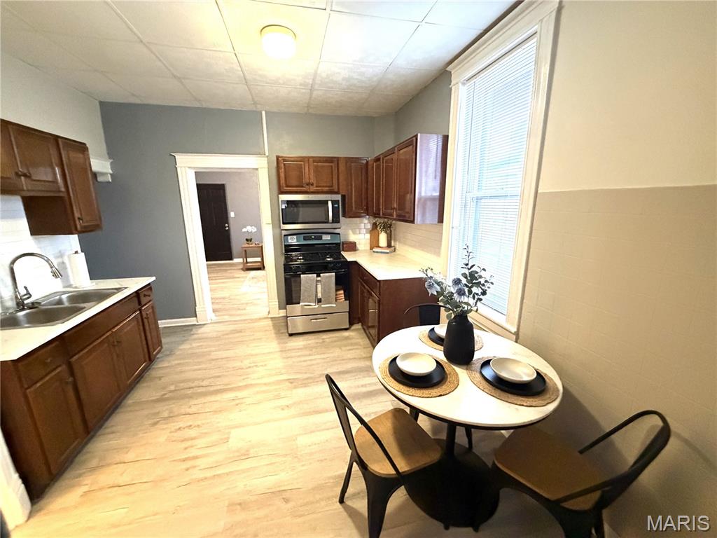 725 Lee Belleville, IL 62221 - Photo 9 of 31