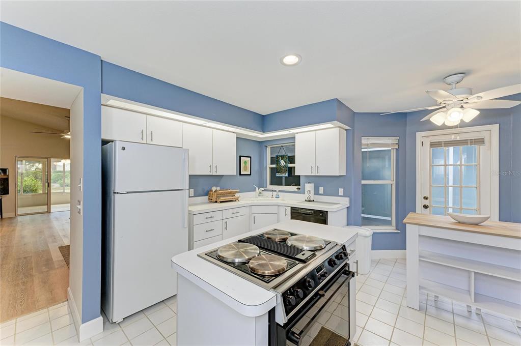 729 Brightside Crescent Drive, Unit 33 Venice, FL 34293 - Photo 16 of 78