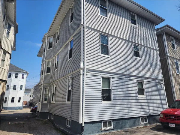 $699,900 | 7 Mt Vernon Street, Providence, RI 02907