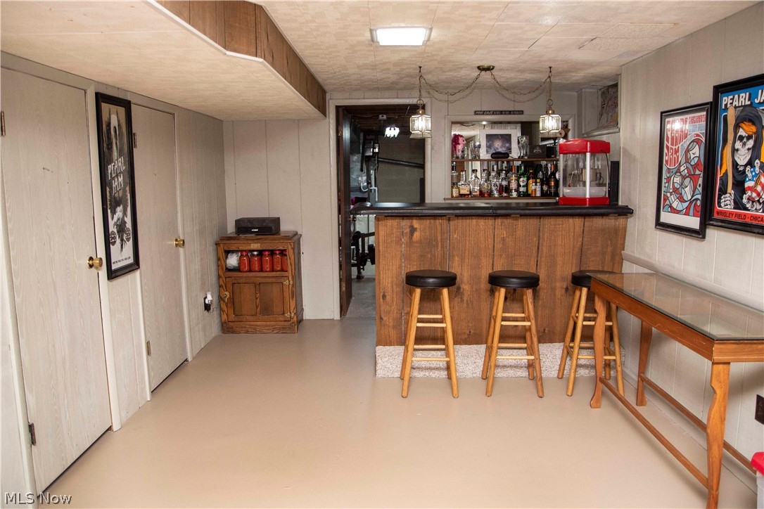 310 Southview Road Canfield, OH 44406 - Photo 28 of 35 Wet bar in the basement