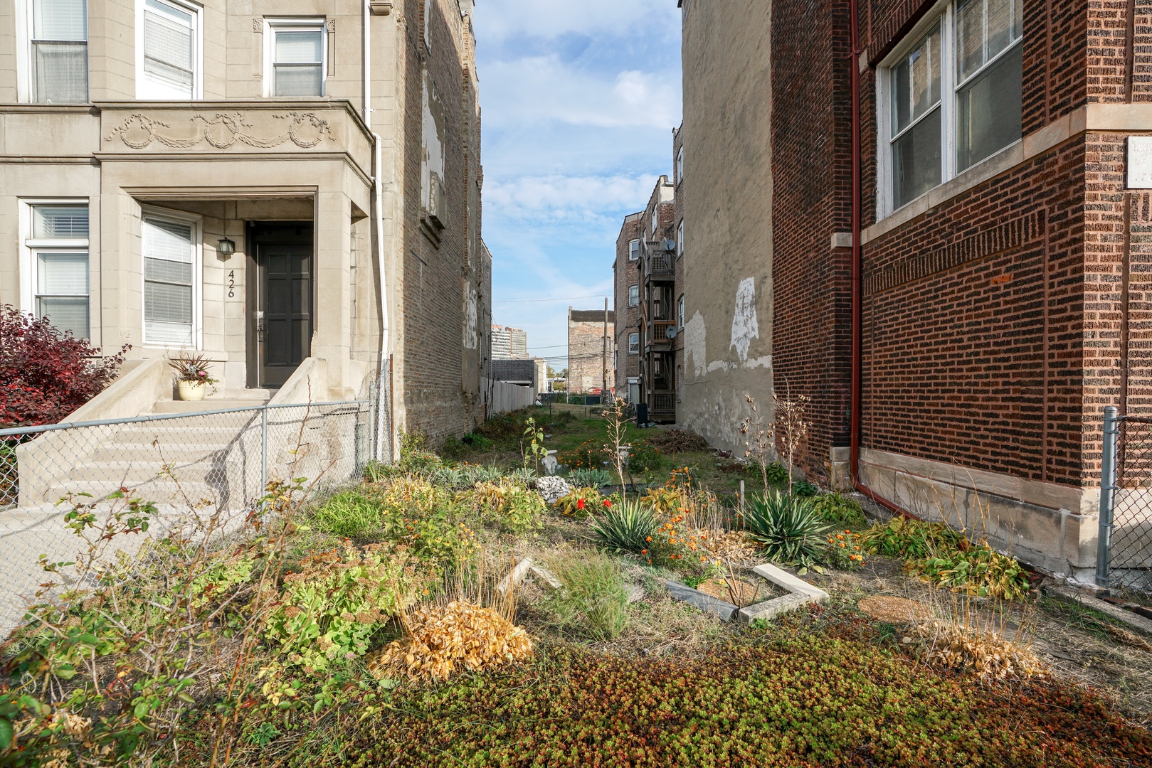 428 East 44th Street Chicago, IL 60653 - Photo 1 of 1
