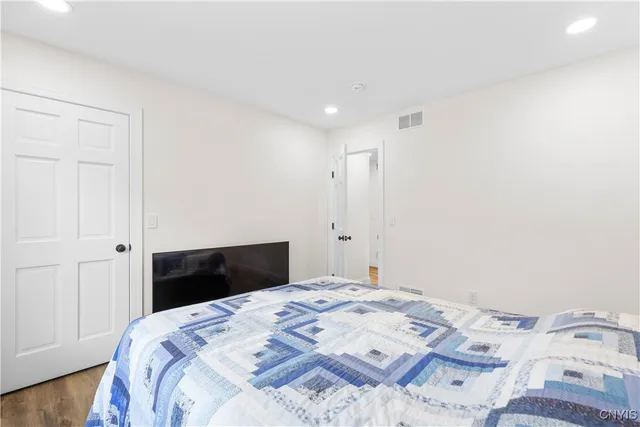 $469,900 | 106 Peet Drive, Marcy, NY 13403