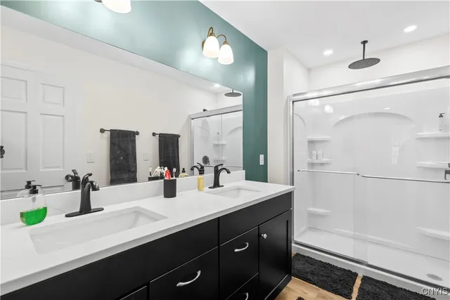 $469,900 | 106 Peet Drive, Marcy, NY 13403