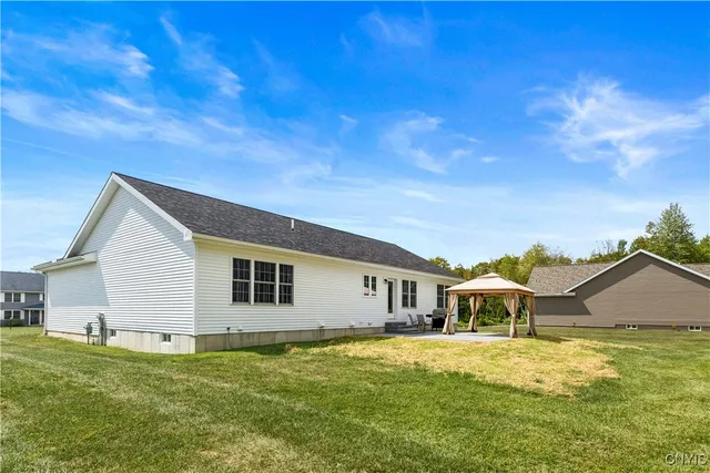 $469,900 | 106 Peet Drive, Marcy, NY 13403