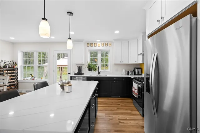 $469,900 | 106 Peet Drive, Marcy, NY 13403