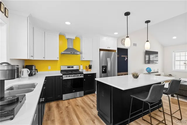 $469,900 | 106 Peet Drive, Marcy, NY 13403