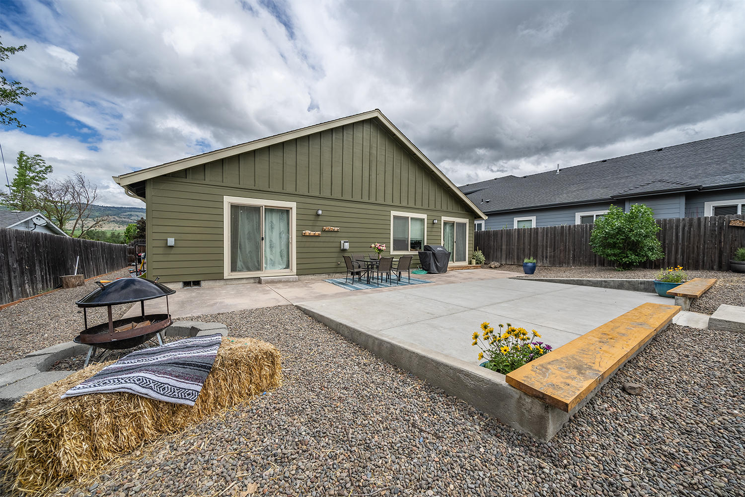 1012 Lithia Way Talent, OR 97540 - Photo 33 of 39 DSC00637-HDR