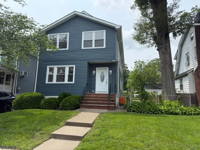 $2,800 | 186 Harrison Avenue, Unit 2, Montclair, NJ 07042