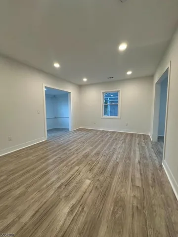 $2,800 | 186 Harrison Avenue, Unit 2, Montclair, NJ 07042