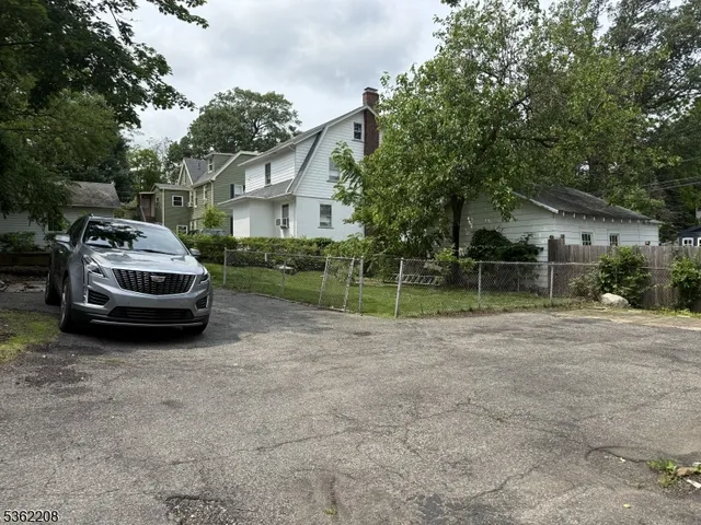 $2,800 | 186 Harrison Avenue, Unit 2, Montclair, NJ 07042