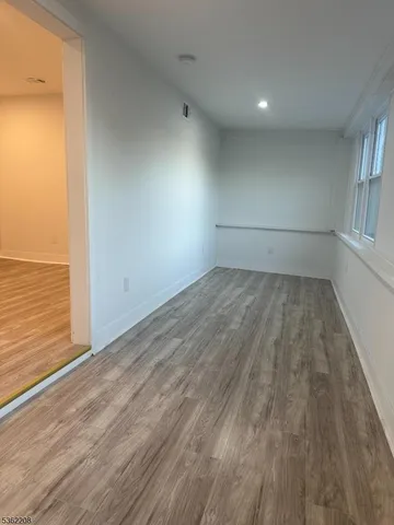 $2,800 | 186 Harrison Avenue, Unit 2, Montclair, NJ 07042