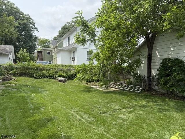 $2,800 | 186 Harrison Avenue, Unit 2, Montclair, NJ 07042