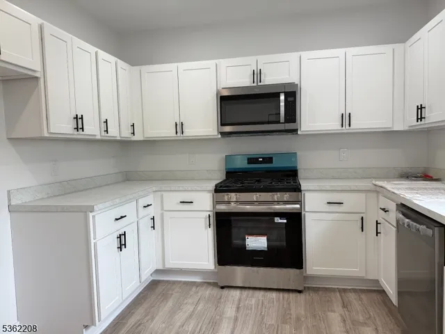 $2,800 | 186 Harrison Avenue, Unit 2, Montclair, NJ 07042