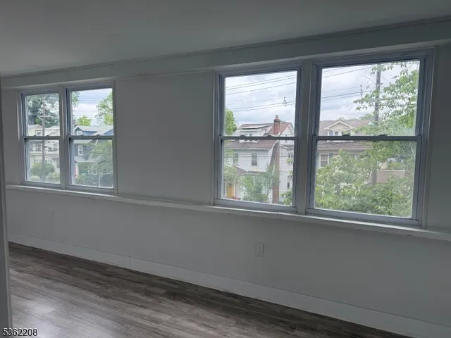 $2,800 | 186 Harrison Avenue, Unit 2, Montclair, NJ 07042