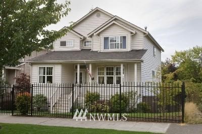 2525 30th Avenue West Seattle, WA 98199 - Photo 1 of 1