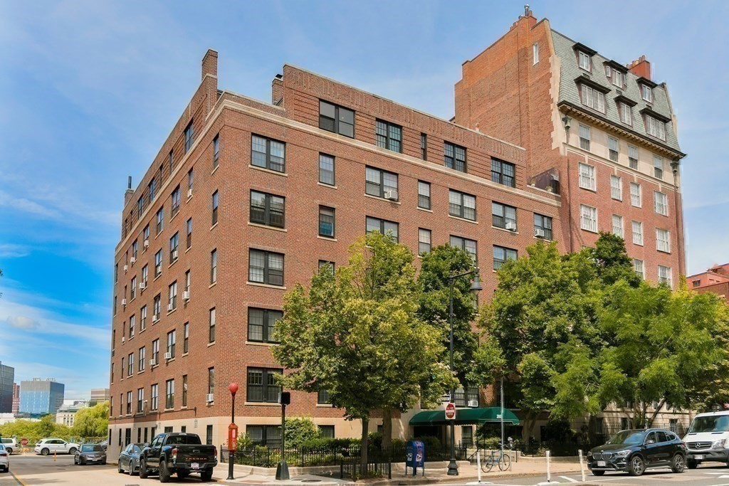 280 Beacon Street, Unit 54 Boston, MA 02116 - Photo 17 of 17 a front view of a building