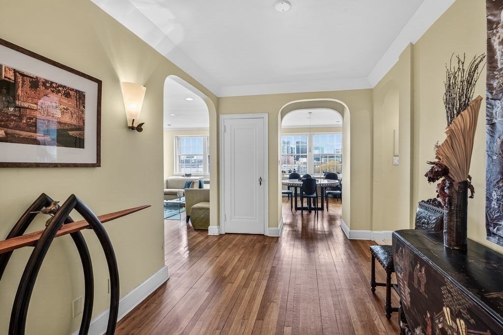 280 Beacon Street, Unit 54 Boston, MA 02116 - Photo 2 of 17 a view of a interior of house