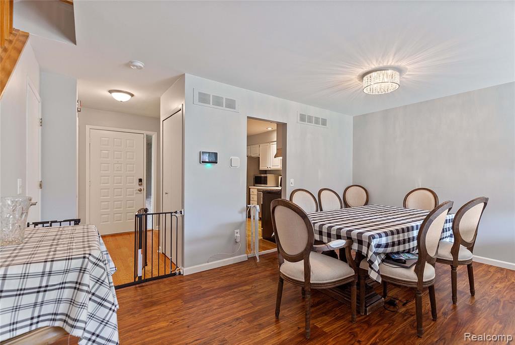 587 Tennyson Rochester Hills, MI 48307 - Photo 10 of 48 Gallery Image 10