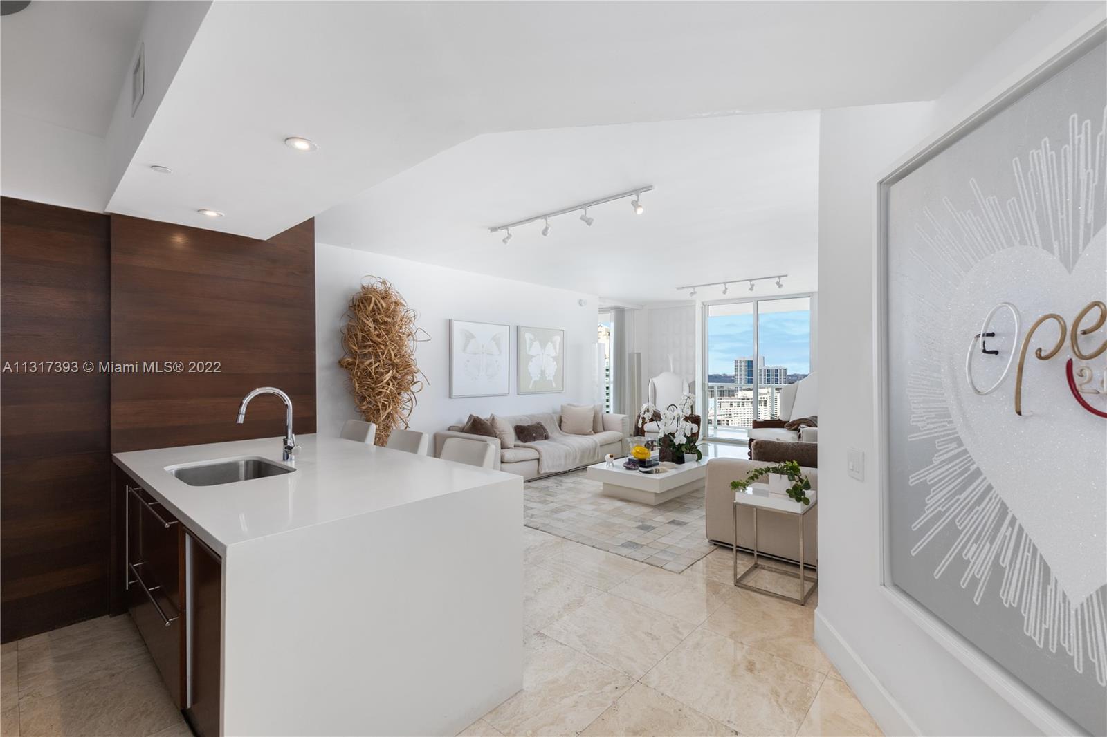 450 Alton Road, Unit 2706 Miami Beach, FL 33139 - Photo 15 of 53