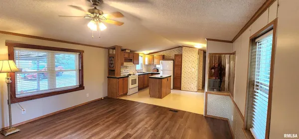 $102,000 | 210 East Old Plank Road, Chester, IL 62233