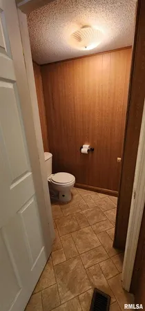 $102,000 | 210 East Old Plank Road, Chester, IL 62233