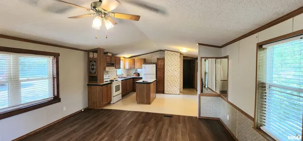 $102,000 | 210 East Old Plank Road, Chester, IL 62233