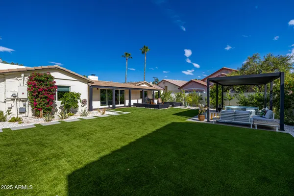 $815,000 | 8112 North 10th Place, Phoenix, AZ 85020