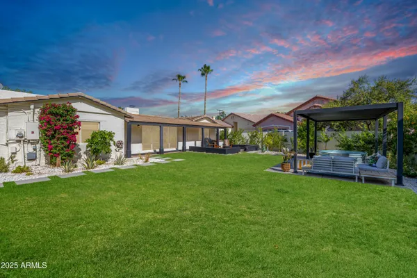 $815,000 | 8112 North 10th Place, Phoenix, AZ 85020