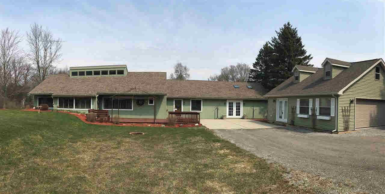 8077 North McKinley Road Flushing, MI 48433 - Photo 1 of 58 Main House Photo