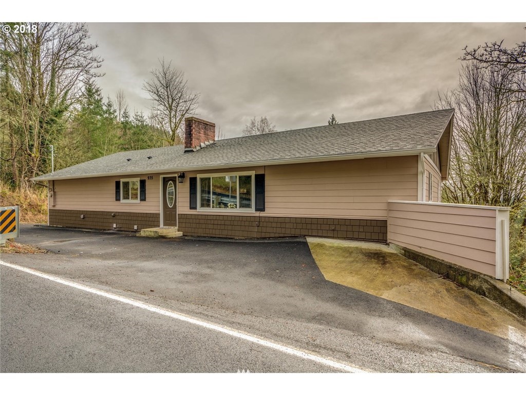 935 Holcomb Road Kelso, WA 98626 - Photo 1 of 25 Gallery Image 1