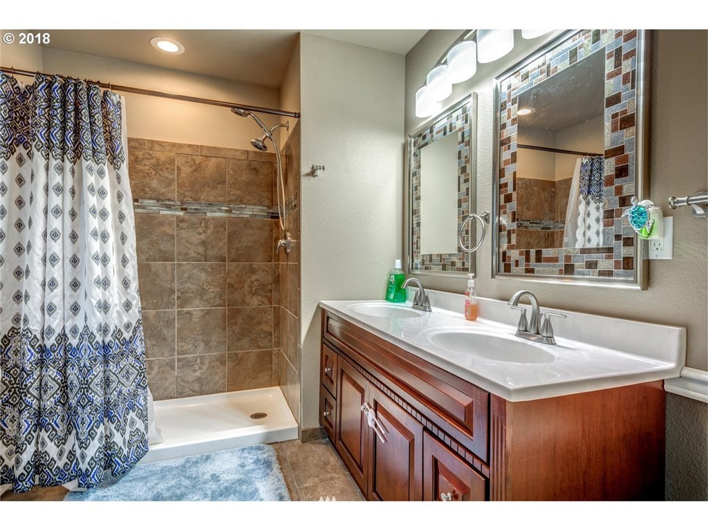935 Holcomb Road Kelso, WA 98626 - Photo 17 of 25 Gallery Image 17