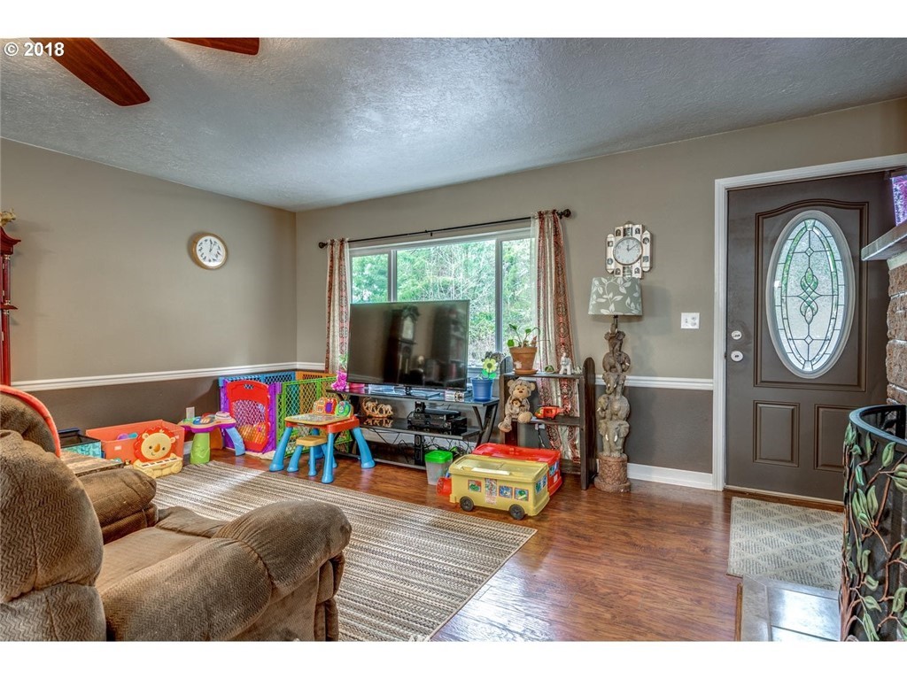 935 Holcomb Road Kelso, WA 98626 - Photo 3 of 25 Gallery Image 3