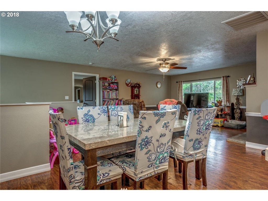 935 Holcomb Road Kelso, WA 98626 - Photo 5 of 25 Gallery Image 5
